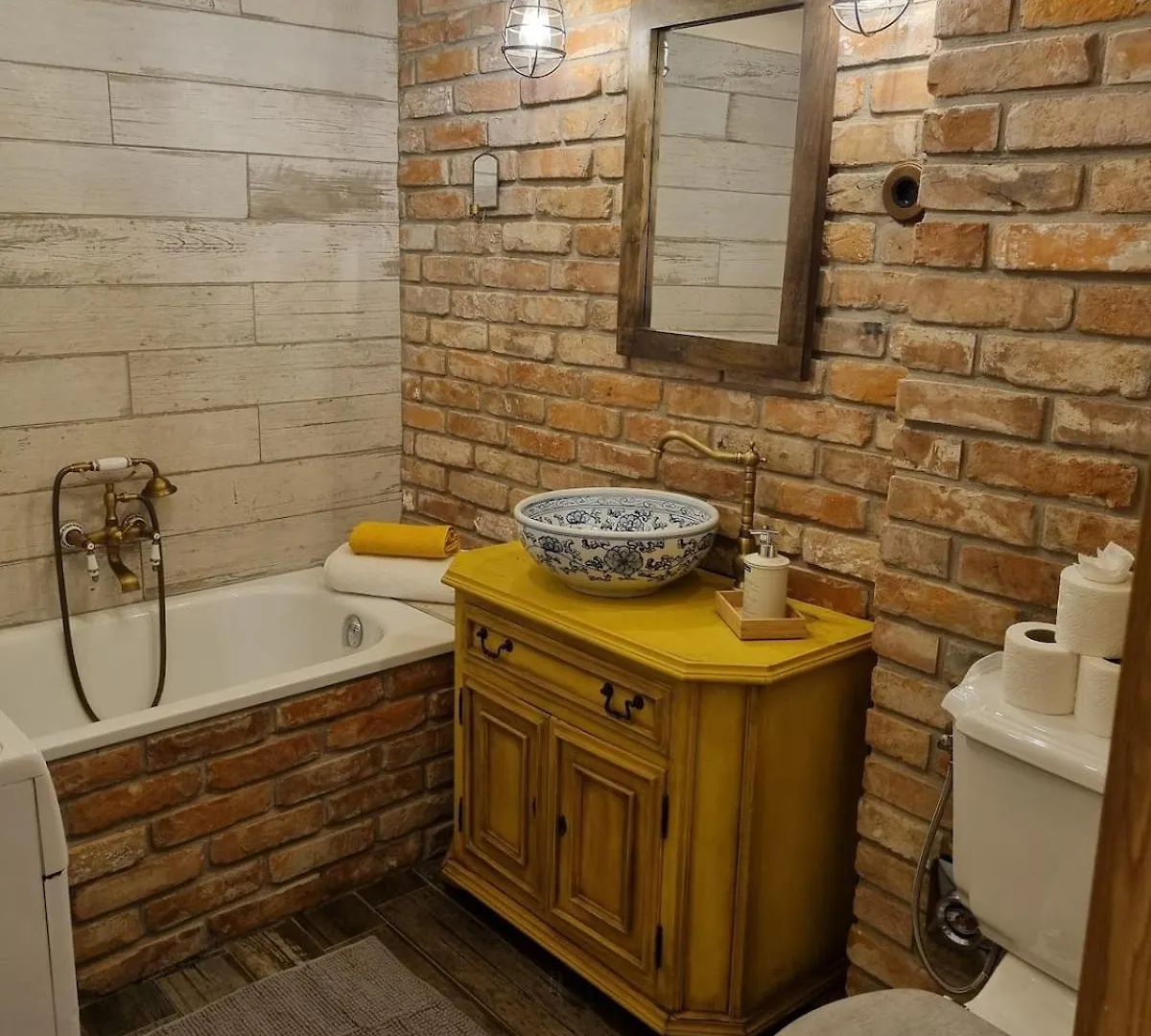 Center Budapest Vintage House 0*,